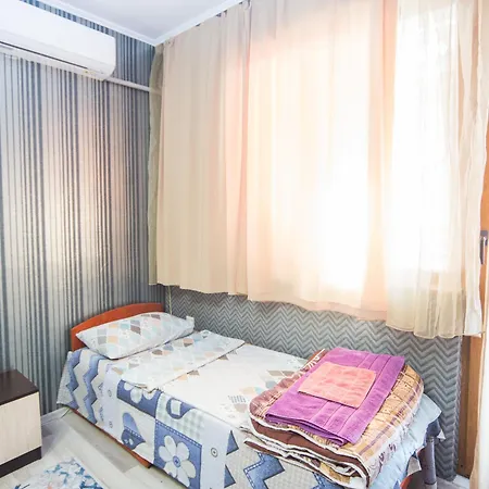 Great Location - With 2 Bedrooms דירה *
